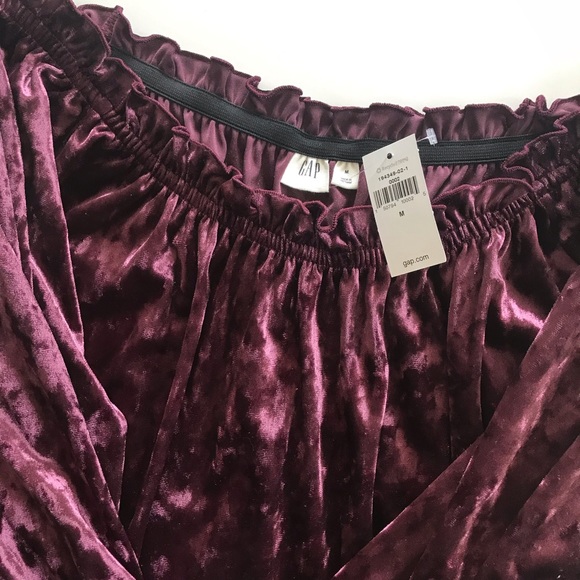 GAP Velvet off-shoulder top in Vamp Red - Picture 5 of 8